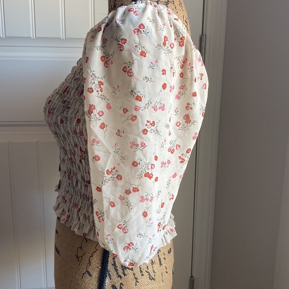 Floral Print Shirred Blouse - Picture 3 of 5